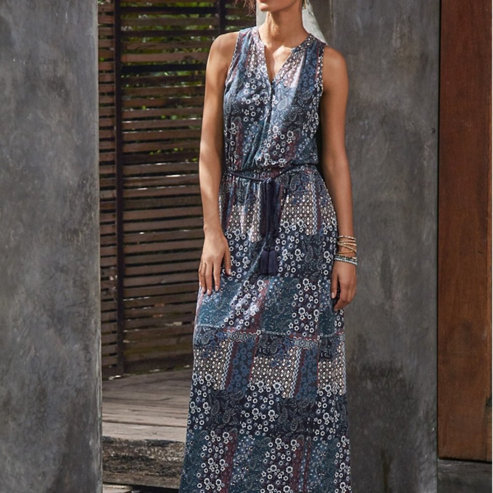 Garnett Hill - Banded-Collar Knit Maxi Dress